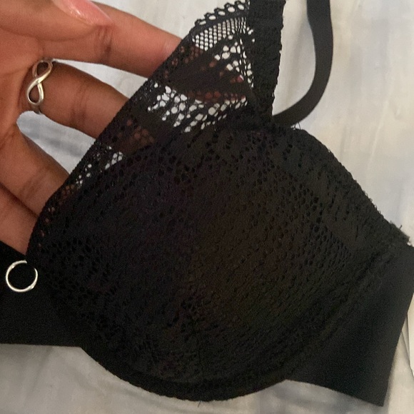 Chantelle Erika Lace Plunge Lightweight Bra NWT - Picture 4 of 9